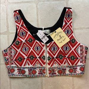 LF Emroided Crop Top SZ S